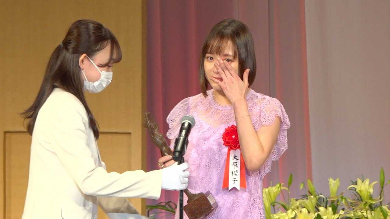 �匴�N�q�A��܃X�s�[�`�Ŋ��ɂ܂荆���@�嗱�̗܂𗬂��ĉƑ��֊��ӂ̌��t���@�w��30�� �ǔ�������܁x���܎�