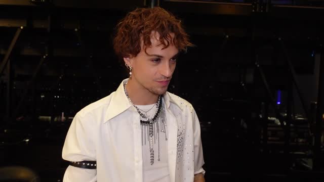 Det står på Greczulas rider under Melodifestivalen