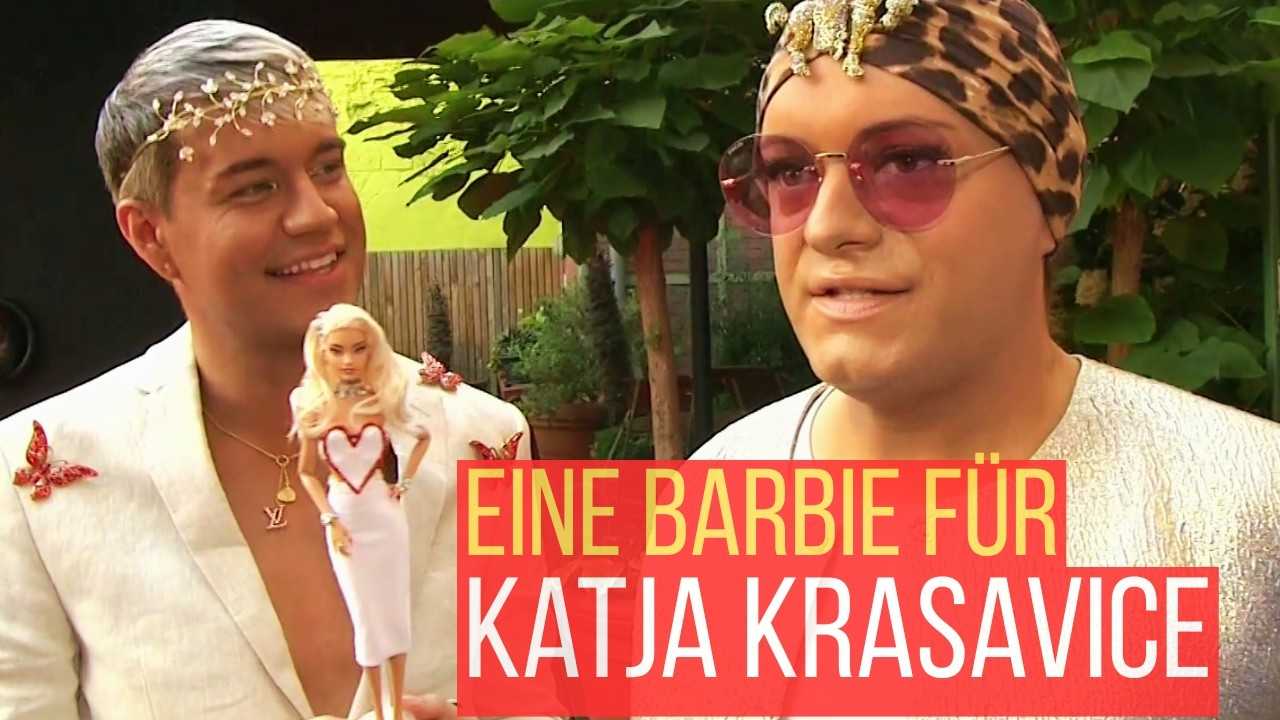 Eine Barbie für Katja Krasavice: Julian F.M. Stoeckel und Freund Marcell erklären Geschenk