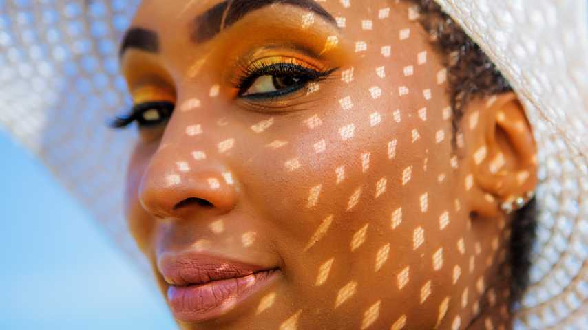 Så får du sminket att hålla i värmen