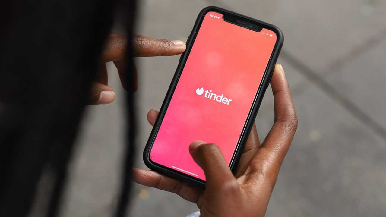Historien bakom Tinder